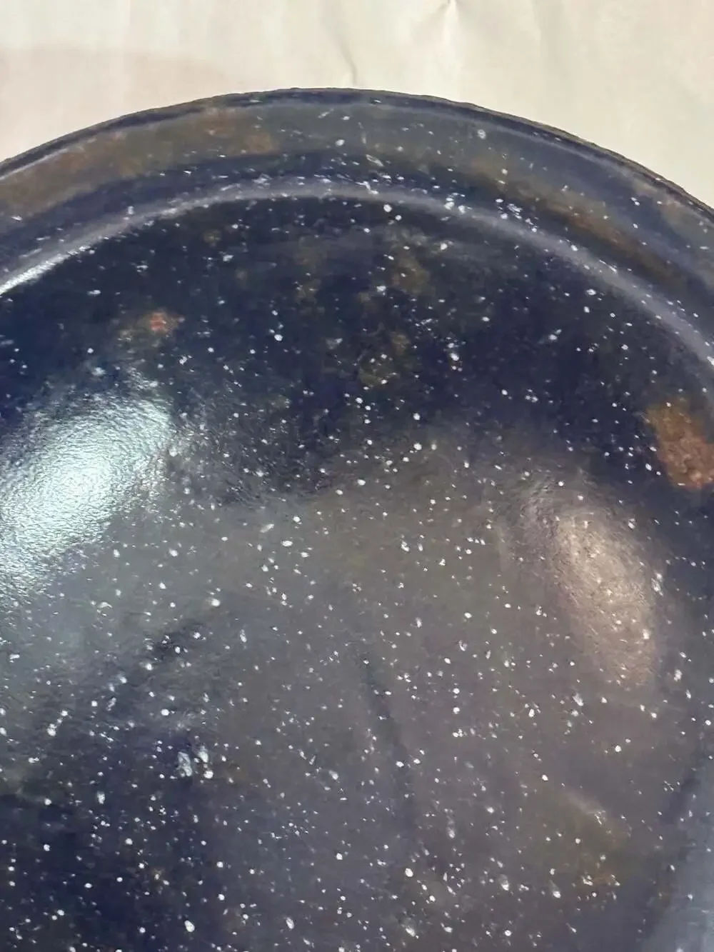 Unknown vintage enamelware